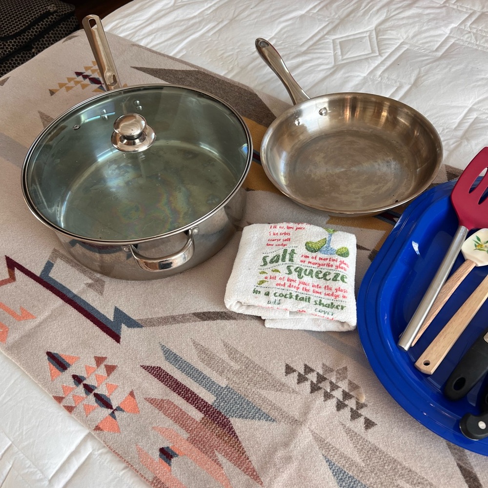 Stainless Steel and Non-Stick Cookware Set - Picture 5 of 5